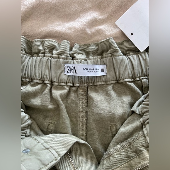 NEW HIGH-WAISTED KHAKI ZARA JEANS - Picture 4 of 5